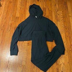 ALO Yoga Woman’s Green Hoodie Set Size S